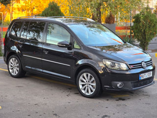 Volkswagen Touran foto 2