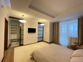 Apartament cu 2 camere, 143 m², Centru, Chișinău foto 5