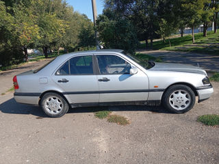 Mercedes C-Class foto 10