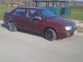 Volkswagen Vento foto 2