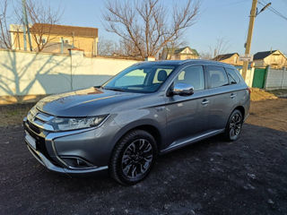 Mitsubishi Outlander foto 2