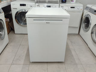 Новый холодильник Miele