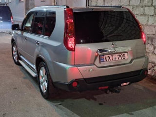 Nissan X-Trail foto 2