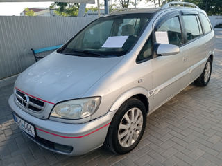 Opel Zafira foto 1