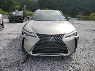 Lexus UX foto 2