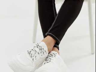 White trainers public desire white foto 3