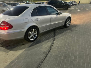 Mercedes E-Class foto 4