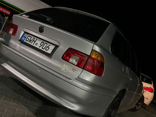 BMW 5 Series foto 3