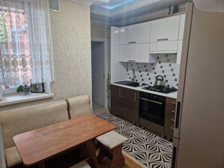 Apartament cu 2 camere, 55 m², Centru, Bălți foto 2