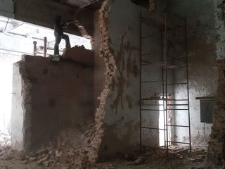 Демонтаж бетоновырубка стен стяжки demolare evacuare gunoiului