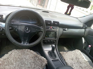 Mercedes C-Class foto 5