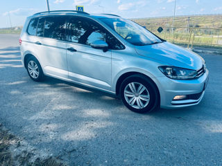 Volkswagen Touran foto 3