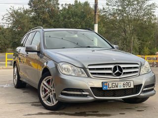 Mercedes C-Class foto 1