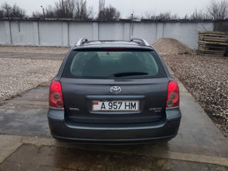 Toyota Avensis foto 5