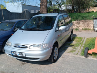 Ford Galaxy foto 2