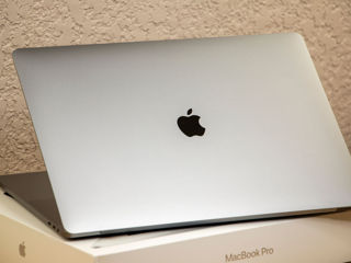 Macbook Pro 16/ Core I7 9750H/ 16Gb Ram/ Radeon Pro 5300M/ 500Gb SSD/ 16" Retina/ 140Cycles!! foto 11