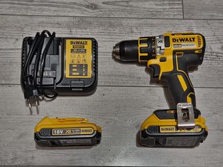 Новый !! аккумуляторный безщеточный шуруповерт  dewalt dcd 790