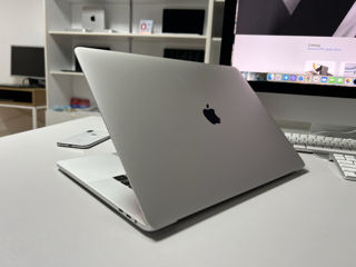 MacBook Pro 15, 2018/ 6 X core i7/ 16gb Ram/ 512gb SSD/ Pro 560X 4gb (În Rate cu 0%) foto 5