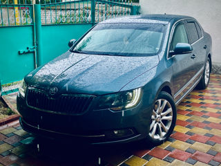 Skoda Superb foto 2