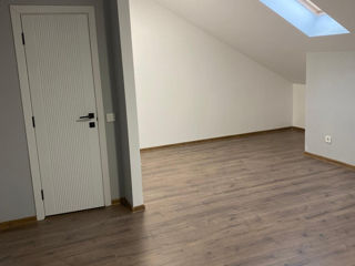 Apartament cu 3 camere, 120 m², Durlești, Chișinău foto 3