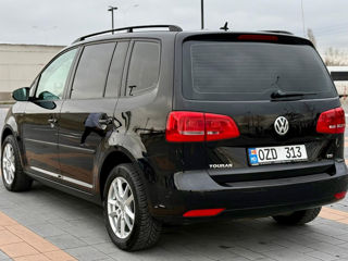 Volkswagen Touran foto 4