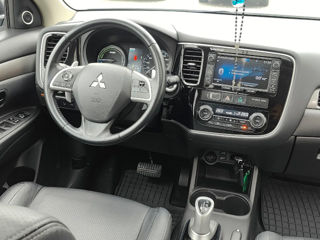 Mitsubishi Outlander foto 13