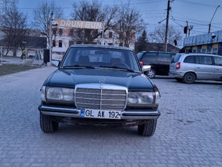 Mercedes Series (W123) foto 7