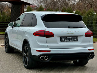 Chirie porsche cayenne foto 3