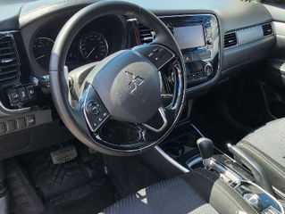 Mitsubishi Outlander foto 4