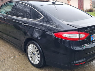 Ford Fusion foto 2