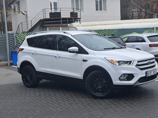 Ford Kuga foto 1