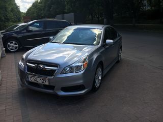 Subaru Legacy foto 1