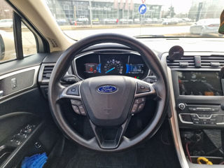 Ford Fusion foto 10