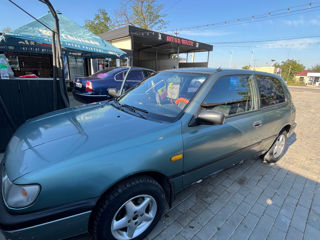 Nissan Sunny foto 2