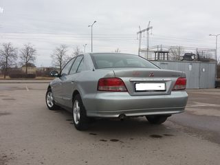 Mitsubishi Galant foto 2