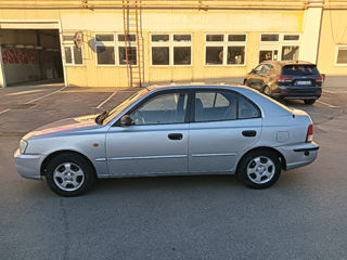 Hyundai Accent foto 4