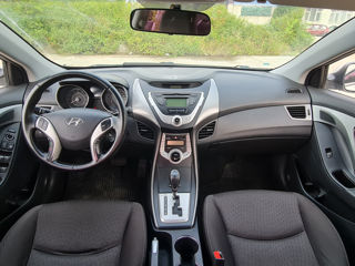 Hyundai Elantra foto 6