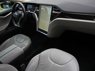 Tesla Model S foto 7