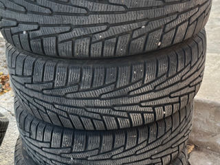 235/60R18 nokian