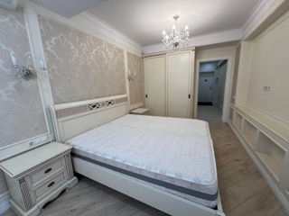 Apartament cu 2 camere, 100 m², Centru, Chișinău foto 4