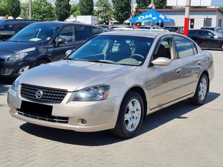 Nissan Altima foto 1