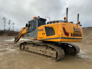 Excavator Liebherr 936 foto 2