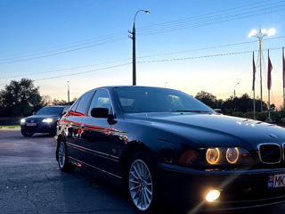 BMW 5 Series foto 4