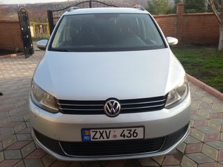 Volkswagen Touran foto 1