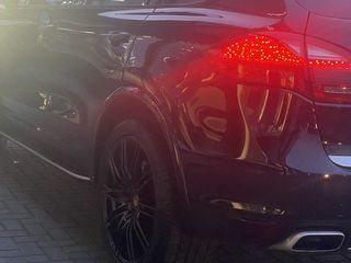 Porsche Cayenne foto 1