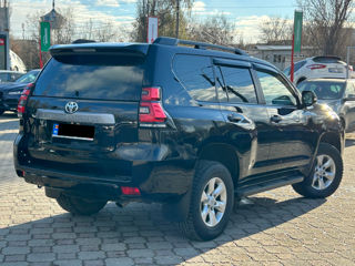 Toyota Land Cruiser Prado foto 3