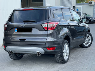 Ford Kuga foto 3