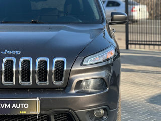 Jeep Cherokee foto 7