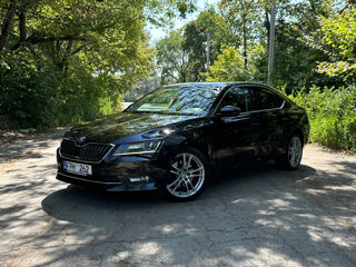 Skoda Superb foto 2