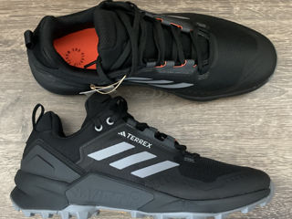 Кроссовки Adidas Terrex. Размер 42.